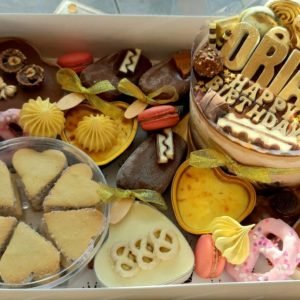 מארז ענק עם עוגה