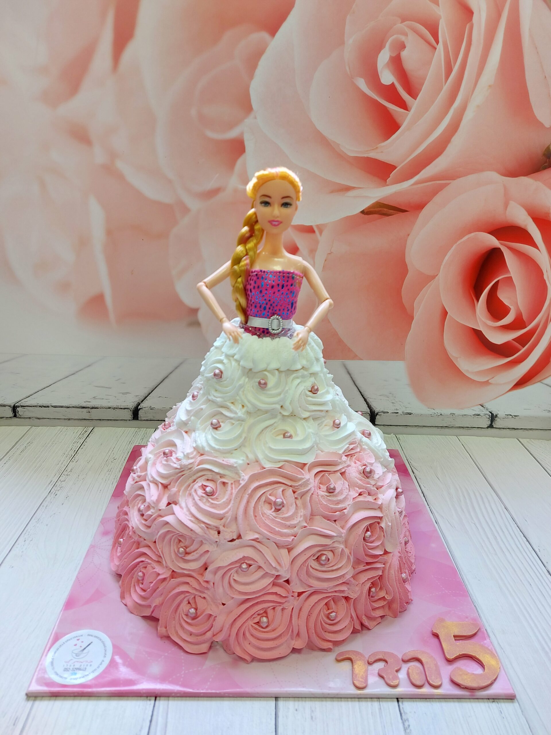 עוגת ברבי מעוצבת